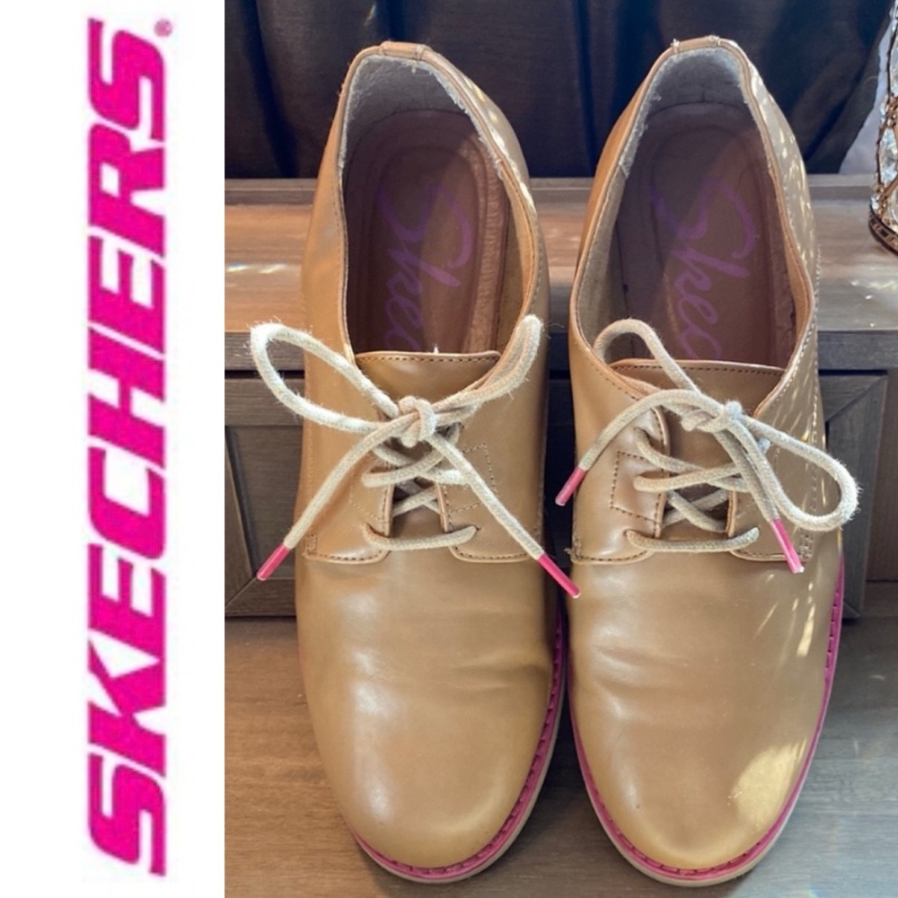 6/$20! Skechers Faux Leather Tie Tan w/pink trim dress shoes. Size 7 1/2